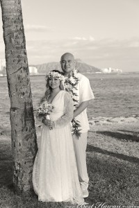 Sunset Wedding at Magic Island photos by Pasha Best Hawaii Photos 20190325032